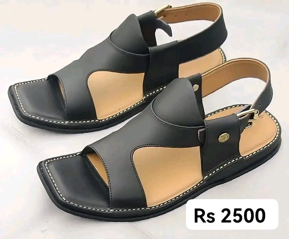 Peshawari Panjadar Chappal - Black