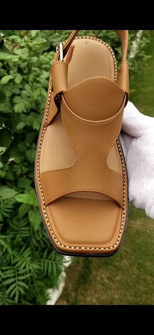 Peshawari Panjadar Chappal - Golden