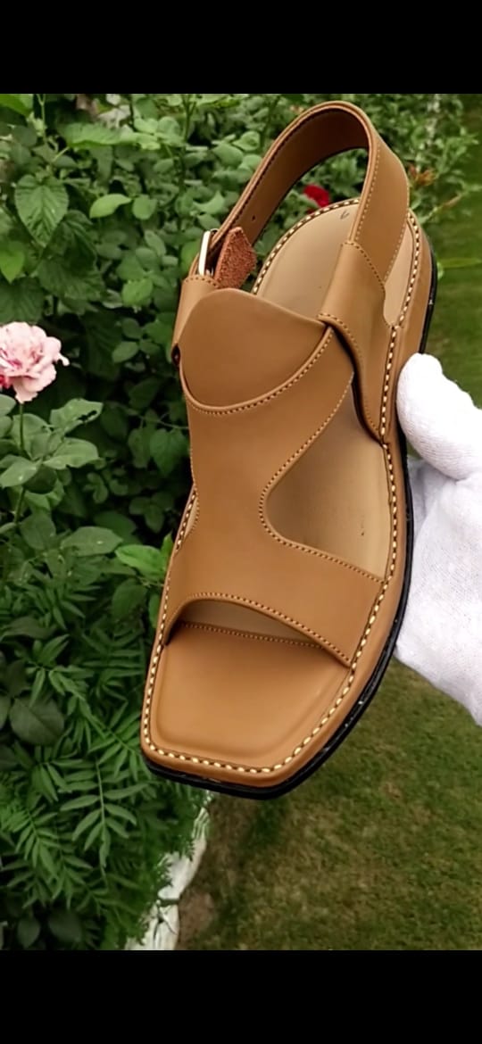 Peshawari Panjadar Chappal - Golden